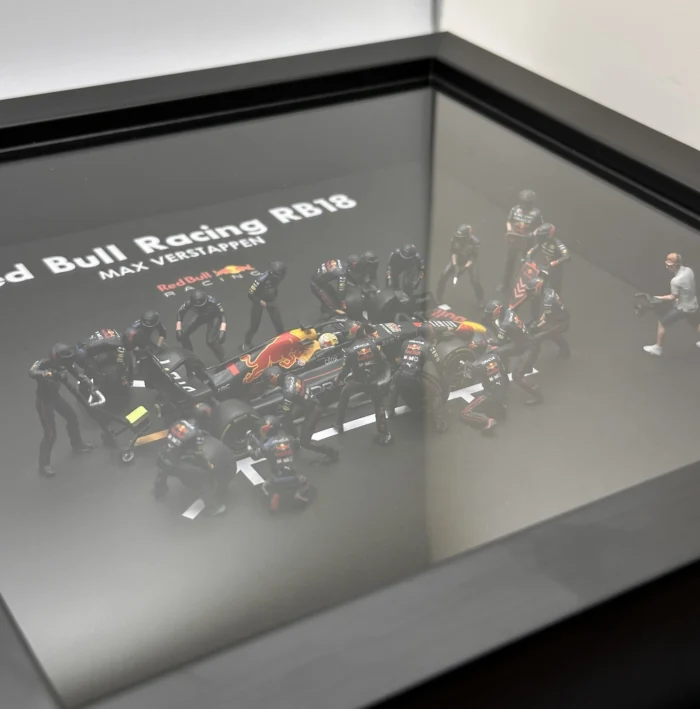 Oracle Red Bull Racing RB18 No.1 Max Verstappen 2022 Abu Dhabi GP Pit Crew Set